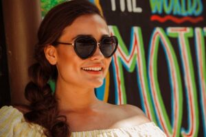 Découvrez nos lunettes de soleil coeur noir vintage