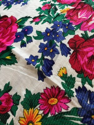 Découvrez le foulard balte blanc