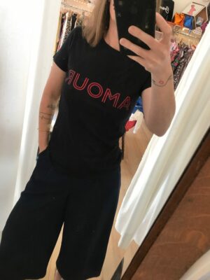 Découvrez notre t-shirt Amour noir et rouge