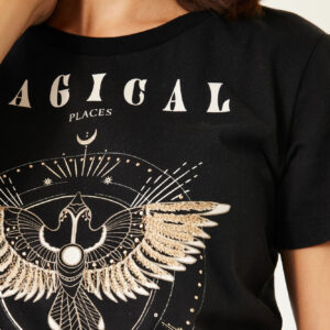 Découvrez notre t-shirt rock noir Magical