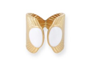 Découvrez la bague géométrique émail blanc en acier doré