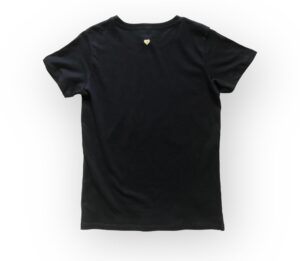 Découvrez notre t-shirt amour noir et doré pailleté