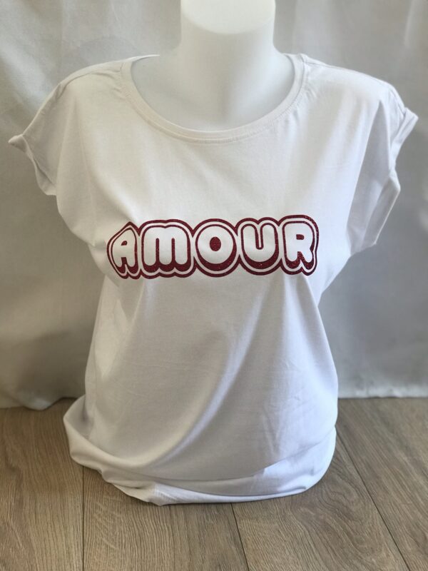 Découvrez notre t-shirt amour rouge pailleté