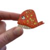 Broche baleine orange pailletée