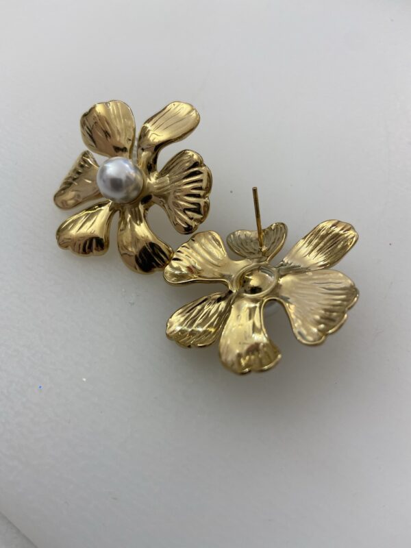 Puces d’oreilles fleur et nacre