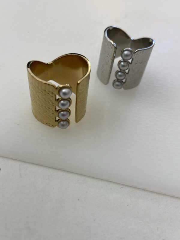 Bague large et pierre naturelle