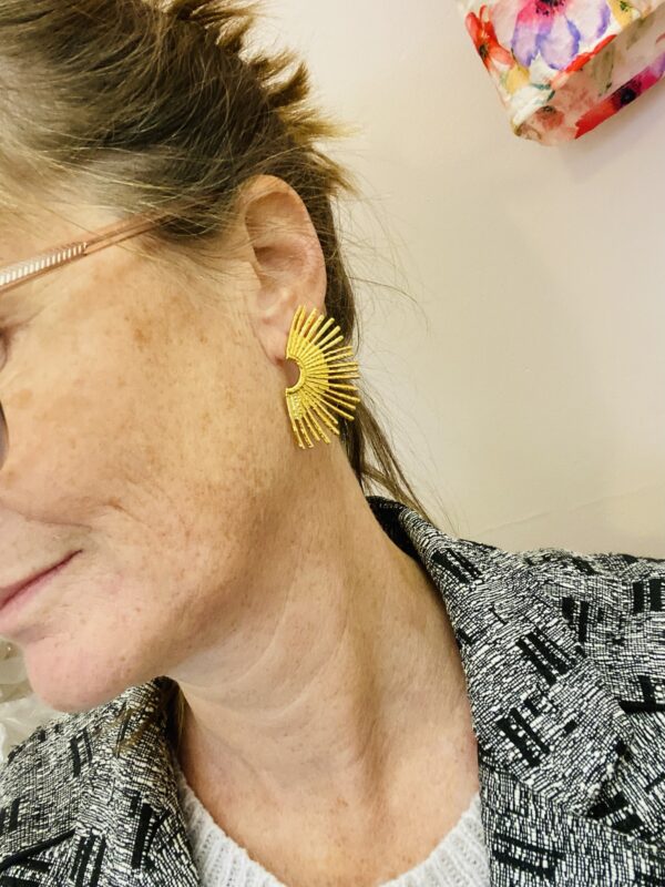 Puces d'oreilles demi soleil doré – Image 2