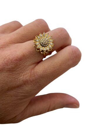 Bague antistress en acier rotative doré avec strass Stress, agitation, besoin de canaliser ton énergie ? Et si ta bague devenait ton nouvel allié bien-être ?