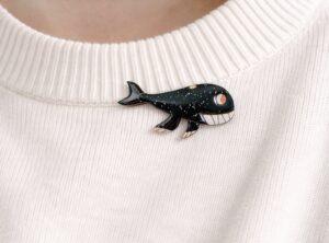 Broche baleine noire