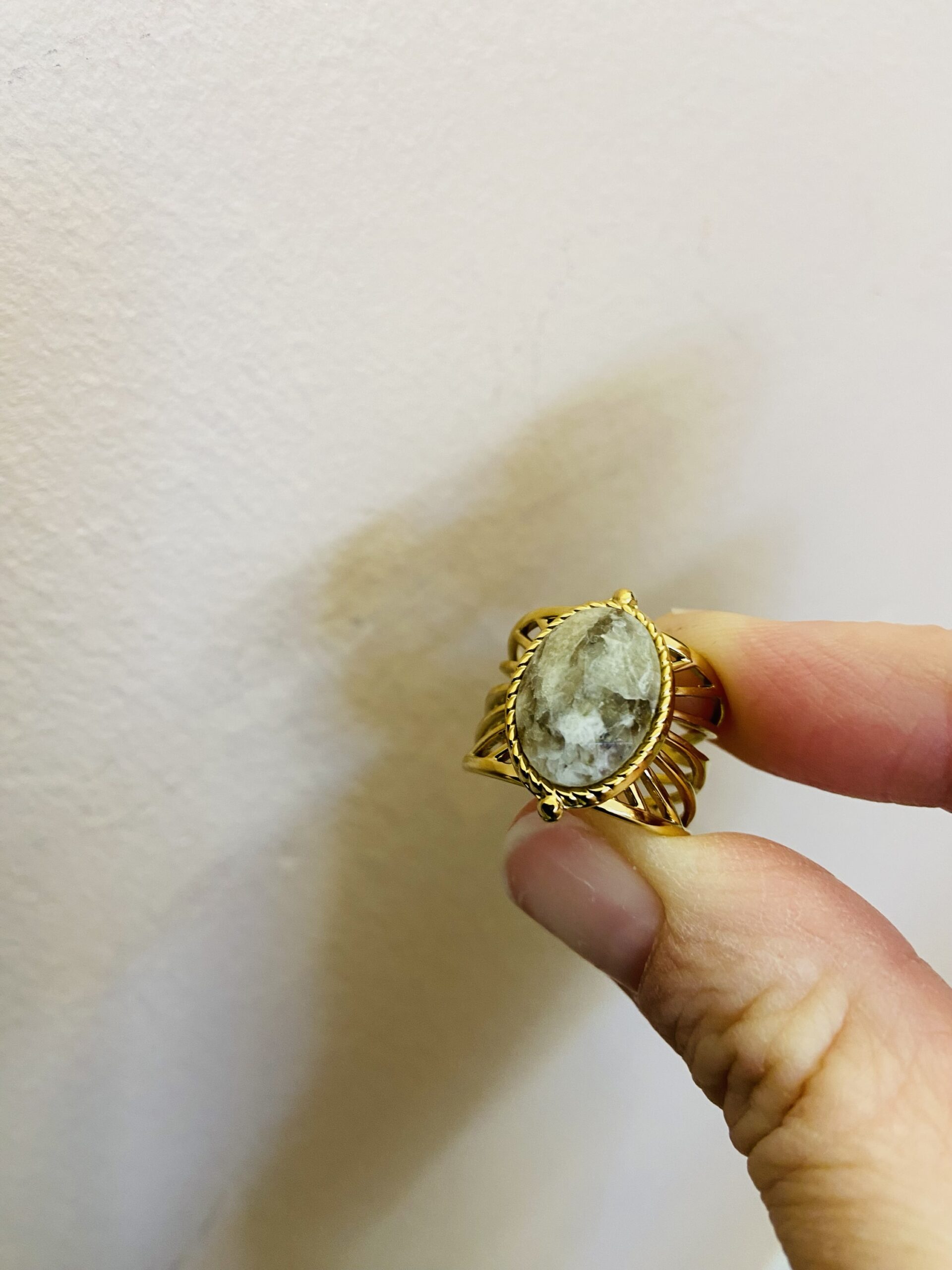 Bague Jaspe Gris Dorée Ajustable – Image 3