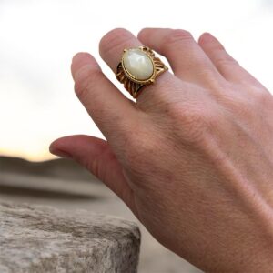 Bague nacre dorée ajustable