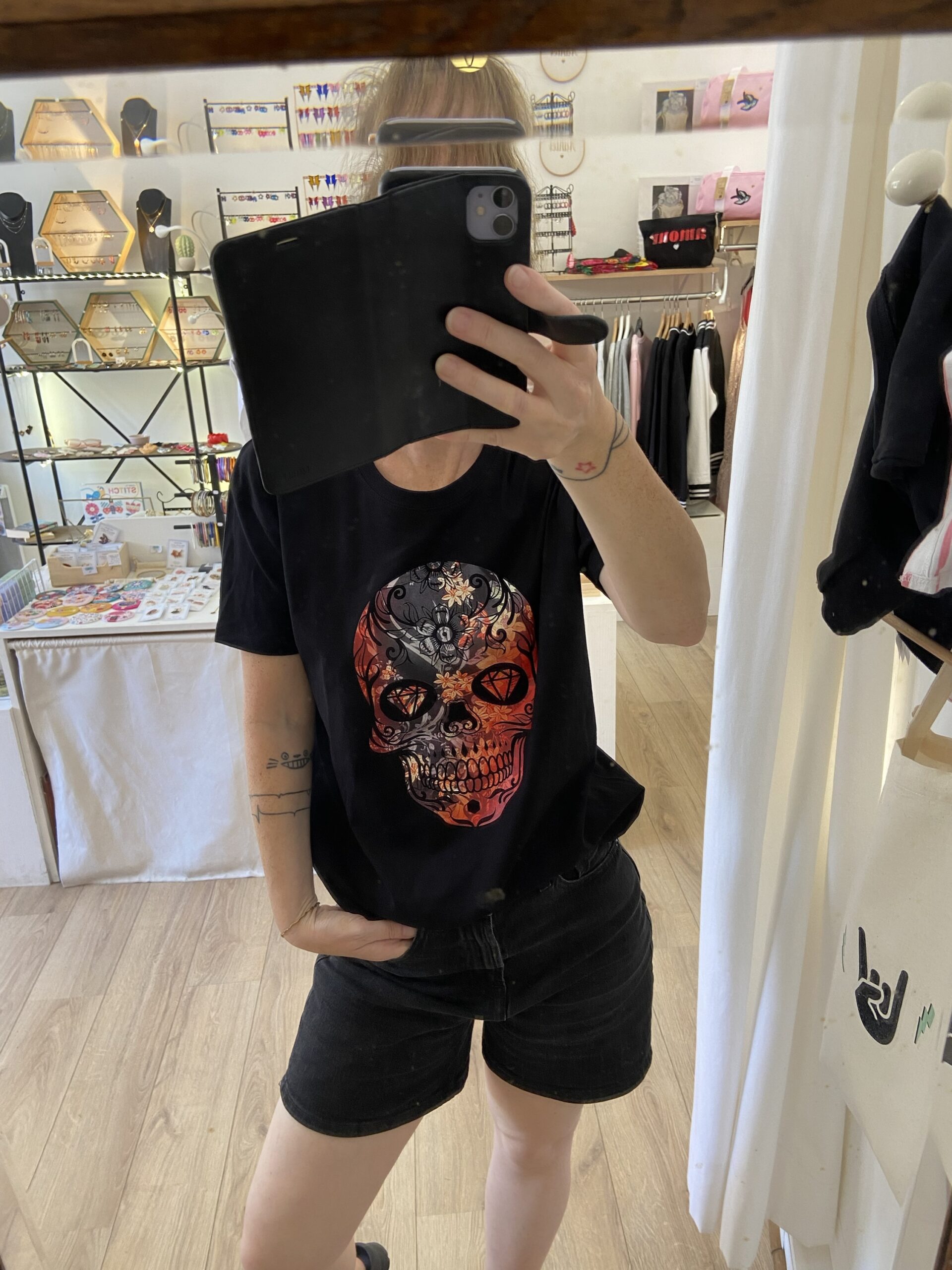 T-shirt tête de mort Floral Black – Image 2