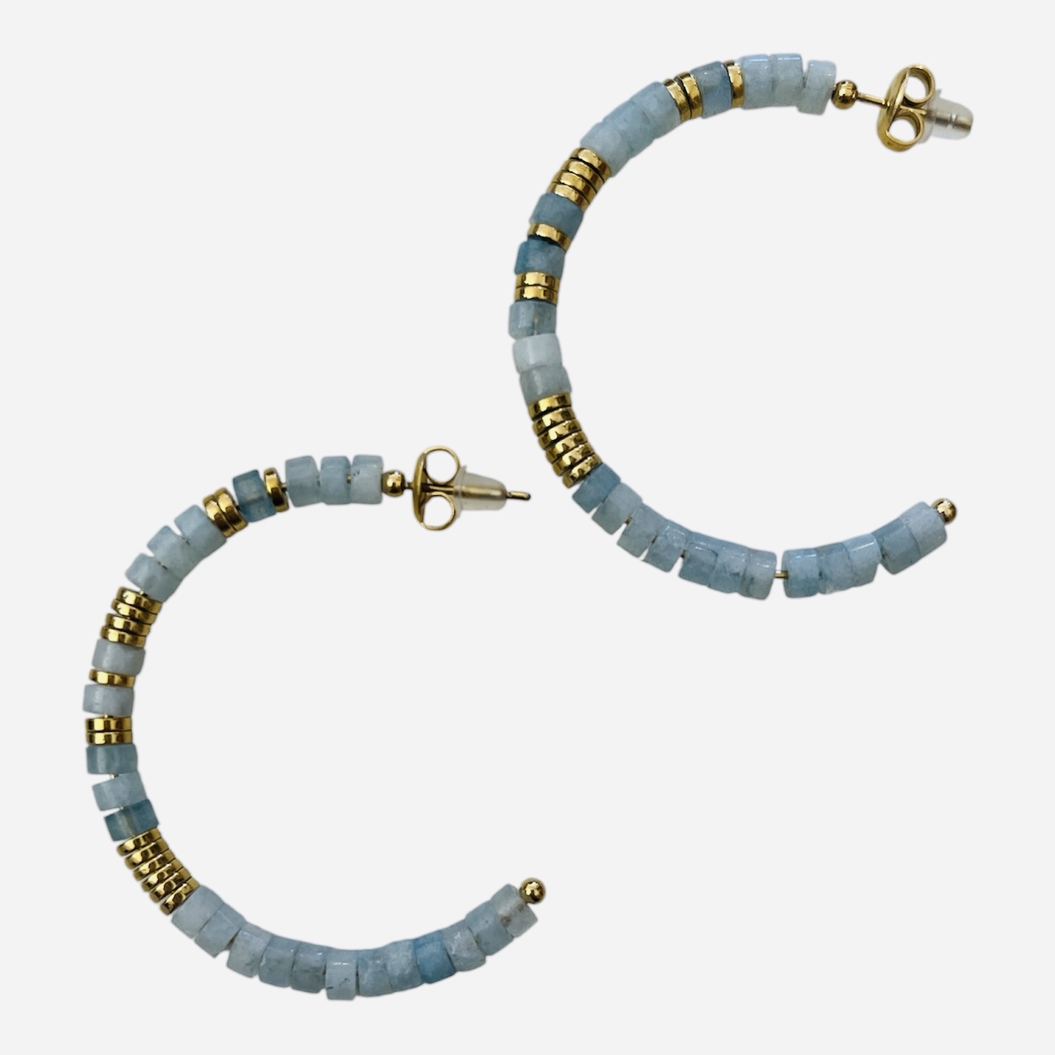 Boucles d’oreilles créoles en perles bleu et doré